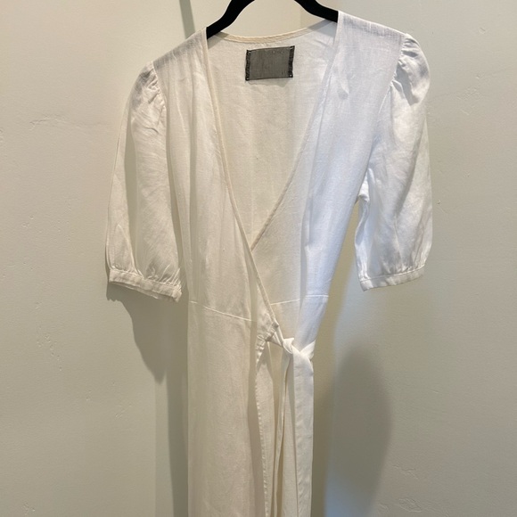 Reformation Mathilde linen wrap dress - Picture 2 of 4